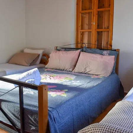 Coastal Stone With Spectacular Scenery Ferienhaus