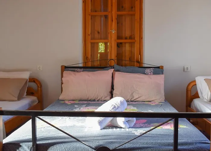 Coastal Stone With Spectacular Scenery * Κιτριές